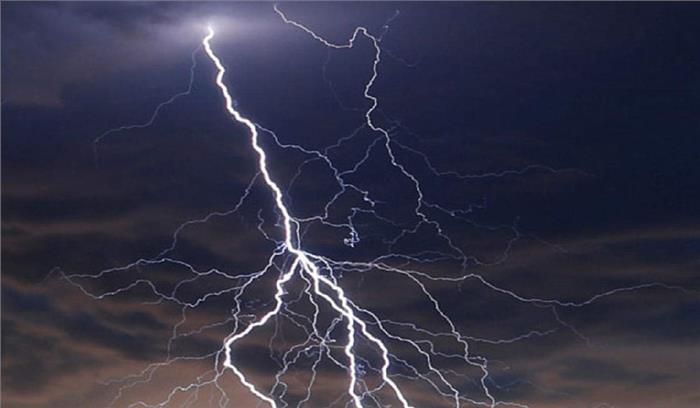 उप्र में बिजली गिरने से 3 लोगों की मौत, 12 घायल