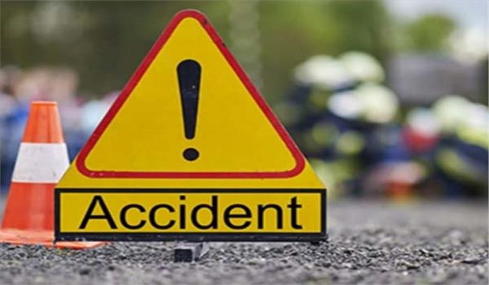 पश्चिम बंगाल: सड़क हादसे में तीन लोगों की मौत