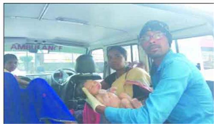 सिम्स के बाहर प्रसव, स्टाफ ने बेहोश नवजात की बचाई जान सिम्स के बाहर प्रसव, स्टाफ ने बेहोश नवजात की बचाई जान