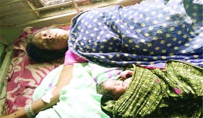 तड़पती प्रसूता ने टॉयलेट में दिया बच्चे को जन्म