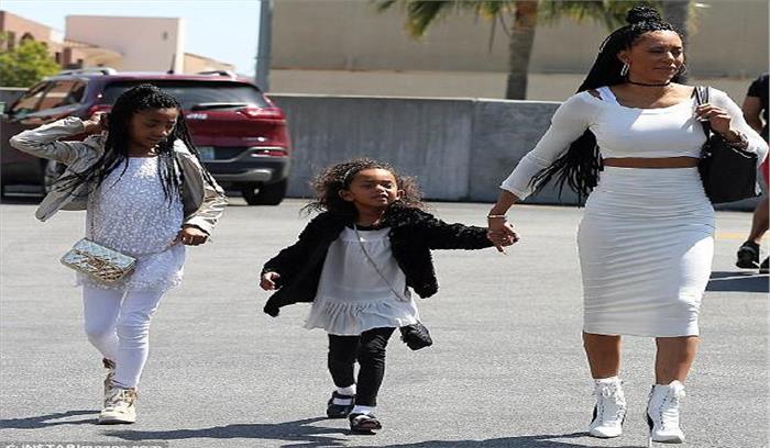 मेल बी परिवार के साथ छुट्टियां मना रही हैं