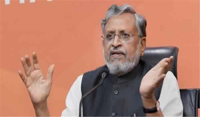 बिहार : सुशील मोदी को दिखाए गए काले झंडे