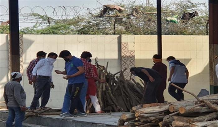 हालात बिगड़ते ही एक बार फिर शमशान घाटों पर कोविड शवों के लिए जगह हुई निर्धारित