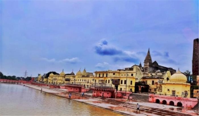 सोलह श्रृंगार से पहले सरयू के पावन जल से हो रहा अयोध्या का स्नान