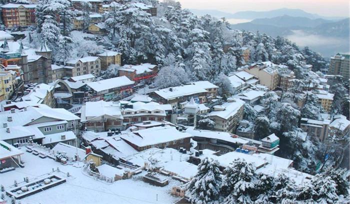 हिमाचल प्रदेश में बर्फबारी,तापमान 2.2 डिग्री सेल्सियस