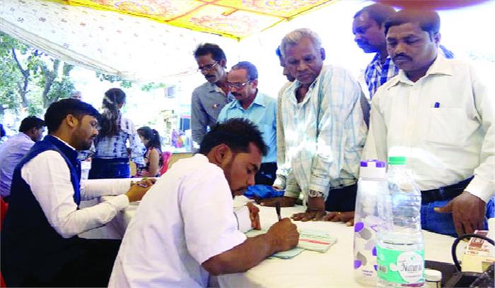 मां के दशगात्र में बेटे ने लगाया चिकित्सा शिविर