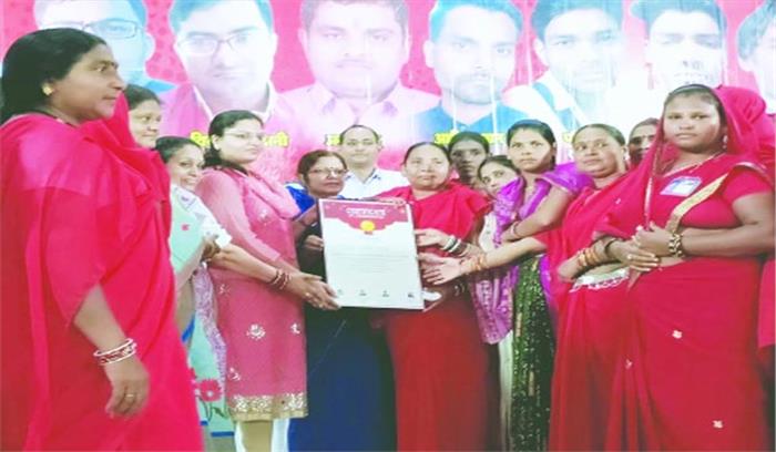 सराहनीय काम के लिए महिला कमांडोज सम्मानित