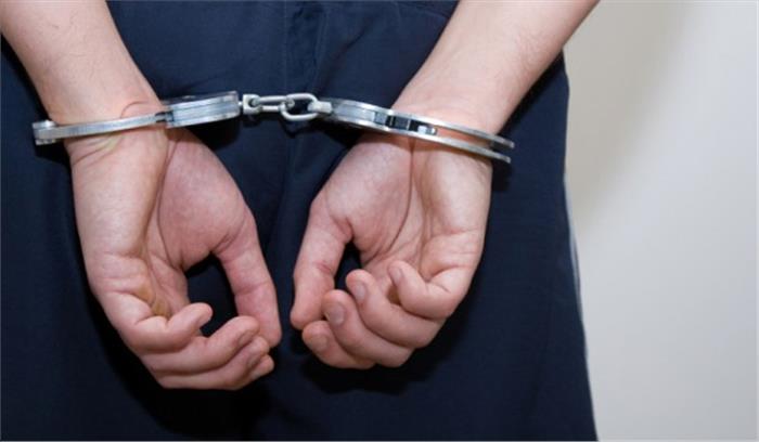 युवती से मारपीट करने वाले दोनों आरोपी गिरफ्तार