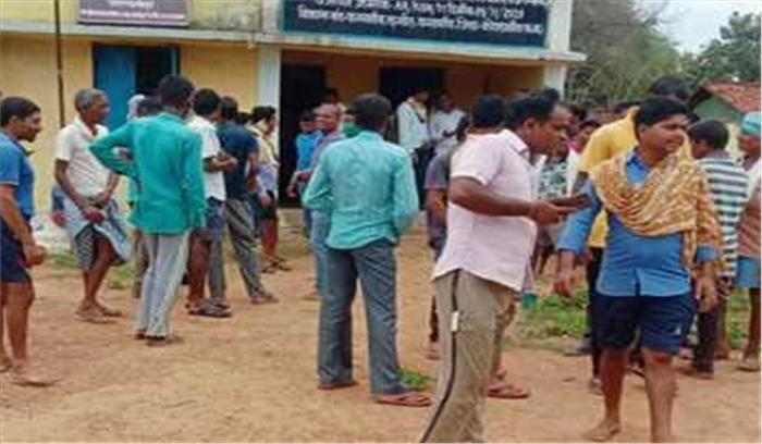 सोसायटी में खाद बीज के लिए भटक रहे किसान : रवि