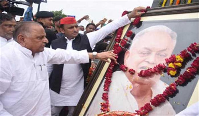 समाज में नफरत फैलाने वाली ताकतों की साजिश देश के लिए खतरा : अखिलेश