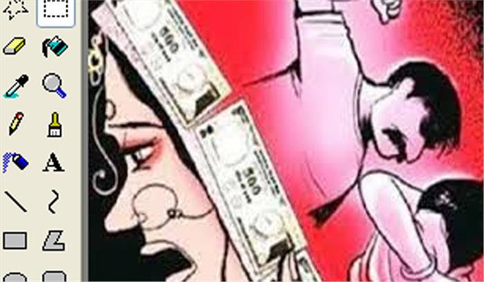 समाज का डर न खाकी का रौब समाज का डर न खाकी का रौब