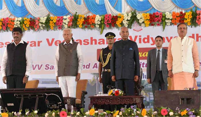 समाज के उत्थान पर ध्यान केंद्रित करें विद्यार्थी : कोविंद