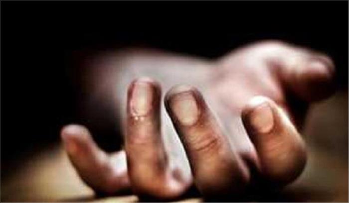 मिट्टी में दबने से एक की मौत, दो घायल मिट्टी में दबने से एक की मौत, दो घायल