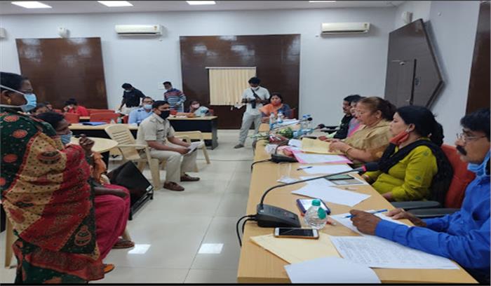 इकलौते पुत्र की तलाश में भटक रही महिला को महिला आयोग की कार्रवाई से मिली राहत