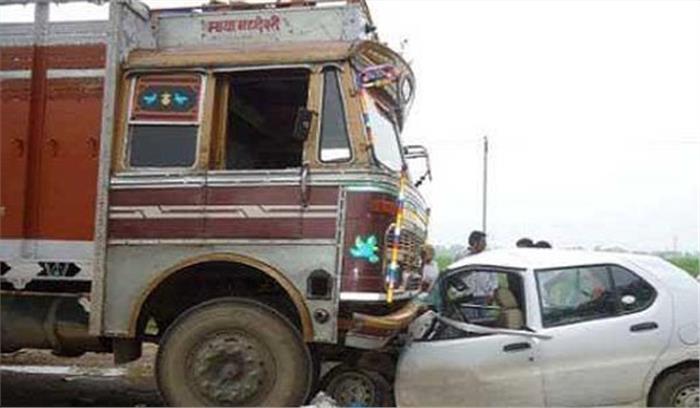 उत्तर प्रदेश :ट्रक और कार की टक्कर में एक व्यक्ति की मौत उत्तर प्रदेश :ट्रक और कार की टक्कर में एक व्यक्ति की मौत