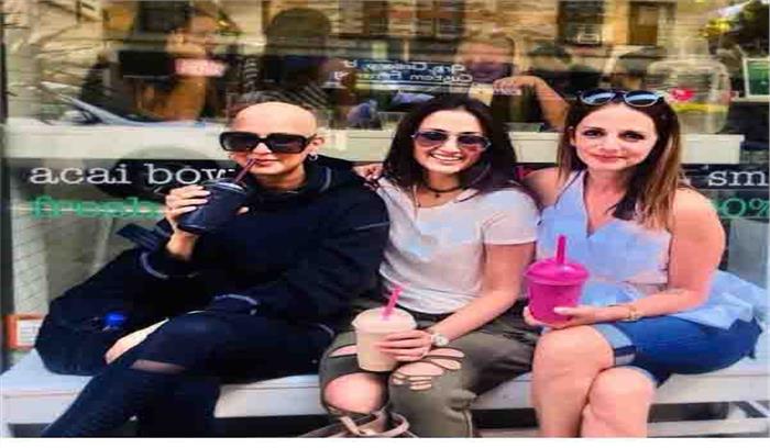 सोनाली ने कहा बिना बालों के होना ज्यादा खूबसूरत है सोनाली ने कहा बिना बालों के होना ज्यादा खूबसूरत है