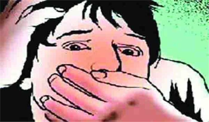 उत्तर प्रदेश : खेत में मिला शव, हत्या की आशंका