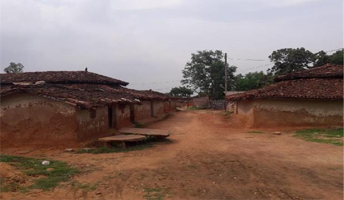 सोनभद्र बना भ्रष्टाचार का अड्डा, नौकरशाहों ने आदिवासियों को छला