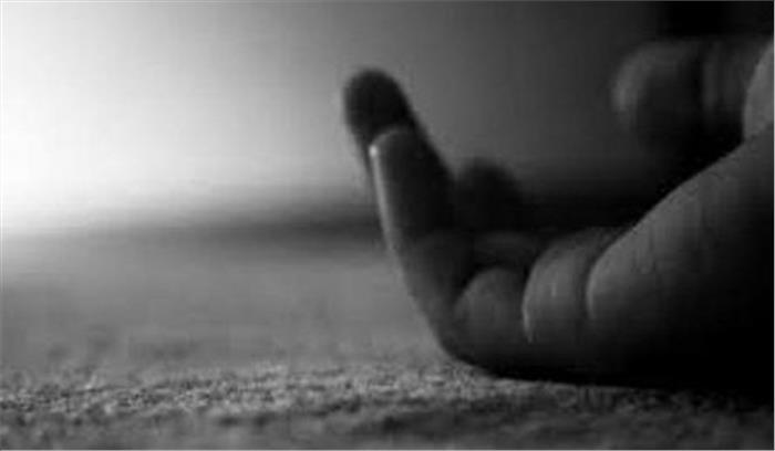 उत्तर प्रदेश में तेज रफ्तार बस से गिरकर युवक की मौत