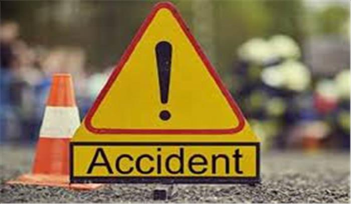 ट्रक और बाईक के टक्कर में युवक कि मौत