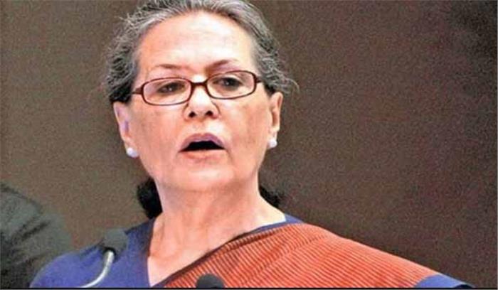 इंदिरा गांधी ने धर्म और जाति के नाम पर बांटने वालों का विरोध किया: सोनिया