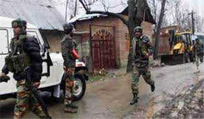 सोपोर में ग्रेनेड हमले में तीन पुलिस कर्मी घायल