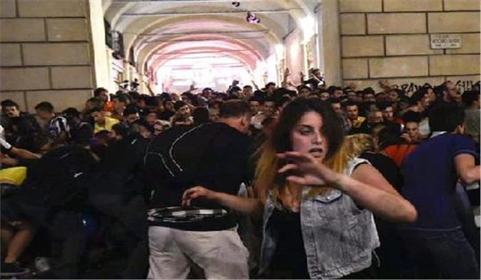 दक्षिण अफ्रीका : फुटबॉल मैच के दौरान स्टेडियम में भगदड़ से दो की मौत