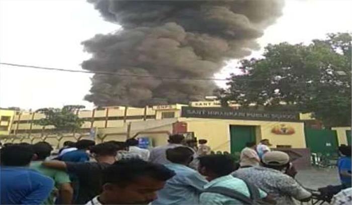 दक्षिण दिल्ली की एक फैक्ट्री में भीषण आग
