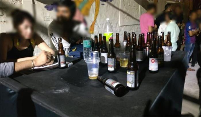 दक्षिण दिल्ली में रेव पार्टी पर पुलिस का छापा, 8 गिरफ्तार