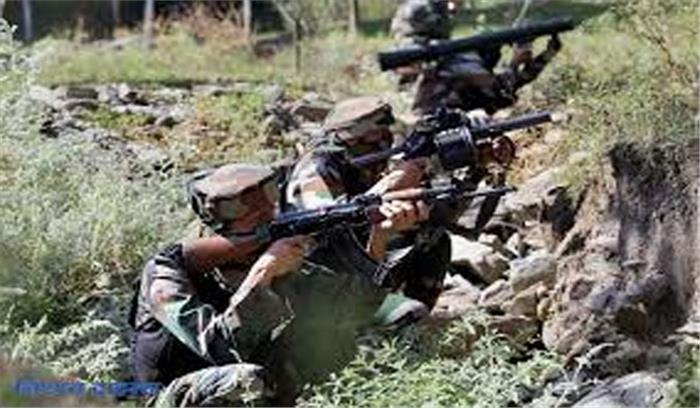 दक्षिण कश्मीर में आतंकवादियों और सुरक्षाबलों के बीच गोलीबारी