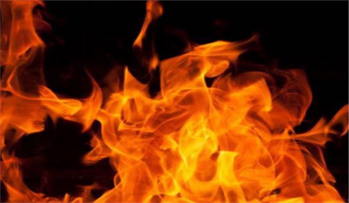 पंचायत घर में रहस्यमय परिस्थितियों में लगी आग