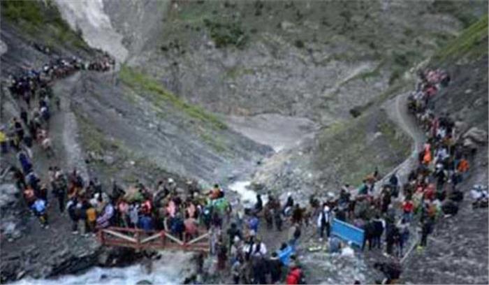 बाबा बर्फानी की दर्शन के लिए अमरनाथ श्रद्धालुओं का नया जत्था रवाना