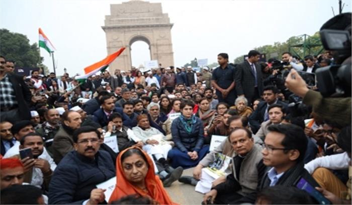 दक्षिण कोरिया के दौरे पर राहुल गांधी, प्रियंका को संभालना पड़ा मोर्चा