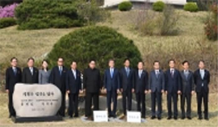 दक्षिण कोरिया के प्रदर्शनकारियों ने मून-किम मुलाकात की निंदा की