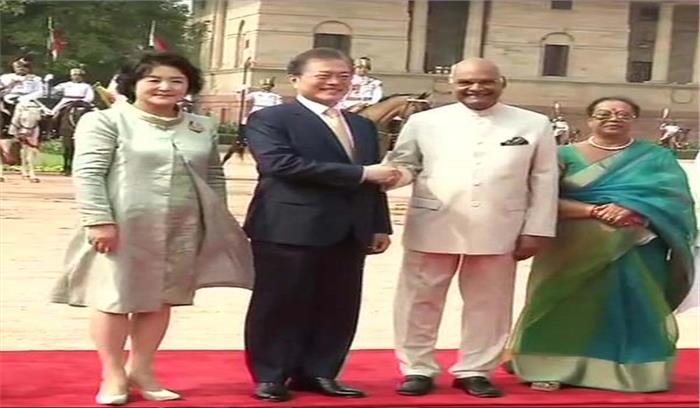 राष्ट्रपति और प्रधानमंत्री ने राष्ट्रपति भवन में किया दक्षिण कोरियाई राष्ट्रपति का स्वागत