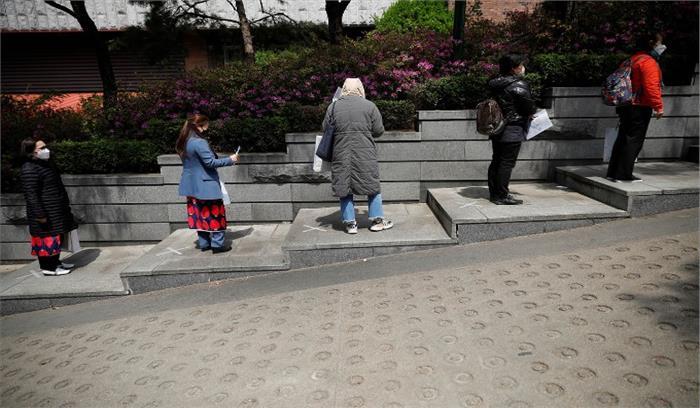 कोरोना के बढ़ते मामलों को देखते हुए दक्षिण कोरिया सोशल डिस्टेंसिंग प्रतिबंध