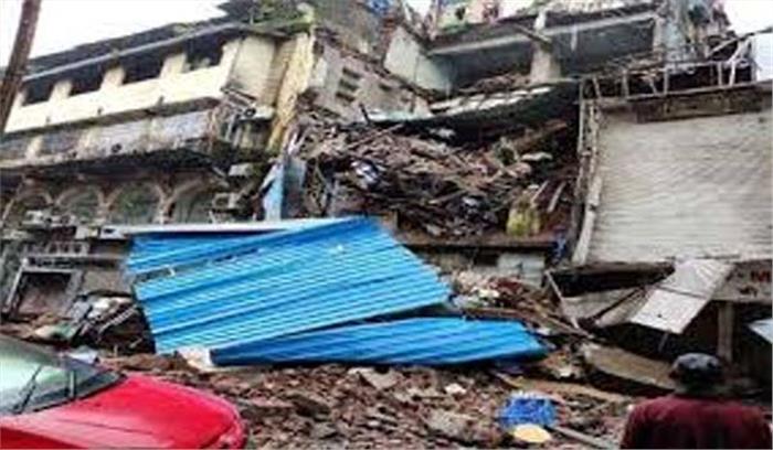 मुंबई में खाली इमारत का हिस्सा ढहा, कोई हताहत नहीं