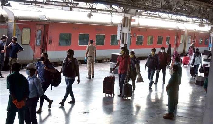 हुबली स्टेशन पर बना रहा दुनिया का सबसे बड़ा प्लेटफार्म हुबली स्टेशन पर बना रहा दुनिया का सबसे बड़ा प्लेटफार्म