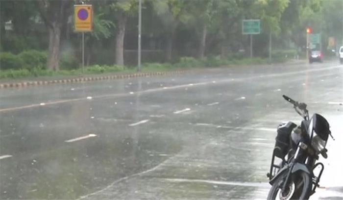 दिल्ली में 48 घंटे में दस्तक देगा मानसून : आईएमडी दिल्ली में 48 घंटे में दस्तक देगा मानसून : आईएमडी