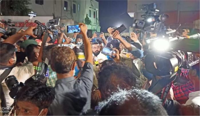 विशेष विमान से पटना पहुंचा रामविलास का पार्थिव शरीर, चिराग की आखें हुईं नम