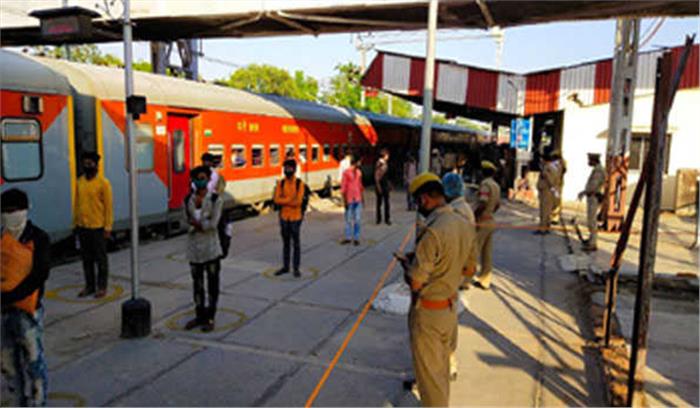 स्पेशल ट्रेन 1200 मजदूरों को लेकर पहुंची रायबरेली