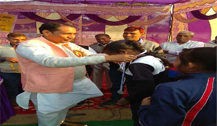 जिला स्तरीय खेल प्रतियोगिता के प्रतिभागी सम्मानित