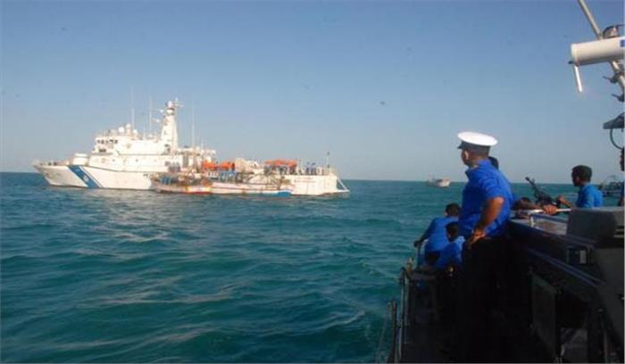 श्रीलंकाई नौसैनिकों ने भारतीय मछुआरों को किया गिरफ्तार