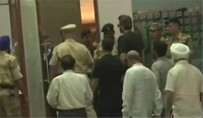 श्रीदेवी का पार्थिव शरीर मुंबई पहुंचा, बुधवार को होगी अंत्येष्टि