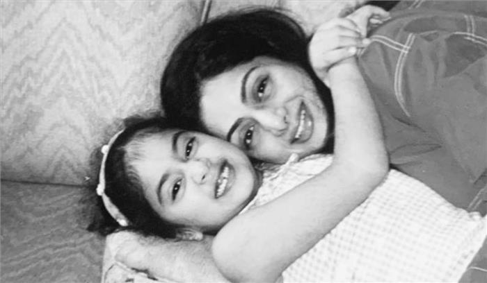 श्रीदेवी की दूसरी पुण्यतिथि पर जाह्नवी ने कहा, आपको हर दिन याद करते हैं श्रीदेवी की दूसरी पुण्यतिथि पर जाह्नवी ने कहा, आपको हर दिन याद करते हैं