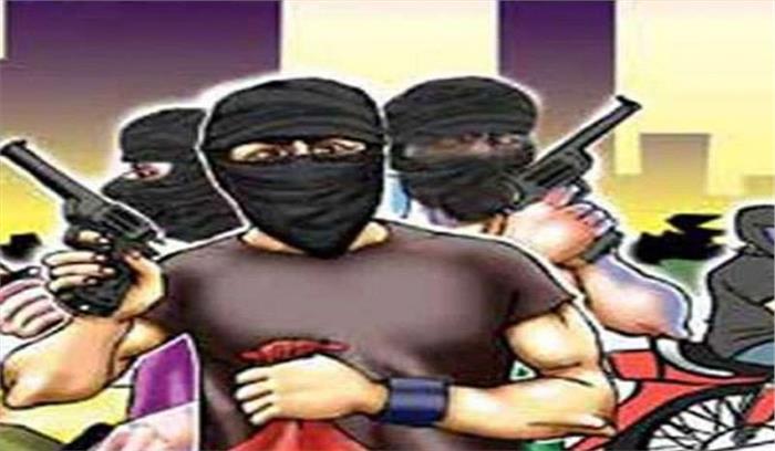 राजस्थान : कार सवार तीन अज्ञात बदमाशों ने होटल मालिक को लूटा