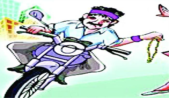 मंदिर में कीमती वस्तुयें लूटकर लुटेरे फरार