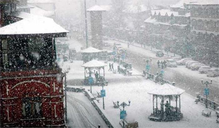  श्रीनगर-जम्मू राष्ट्रीय राजमार्ग बर्फबारी के चलते बंद