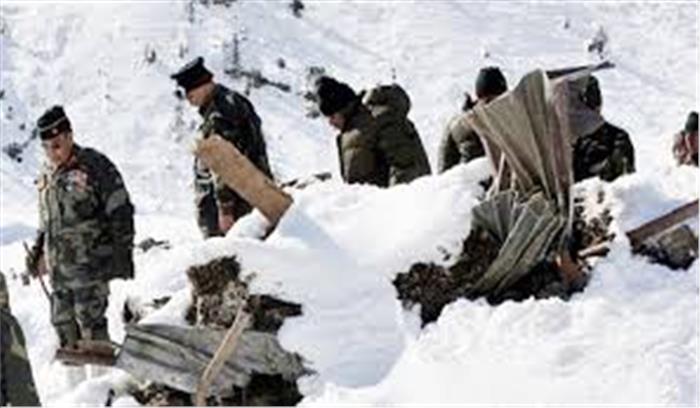  श्रीनगर :हिमस्खलन के कारण लापता पुलिसकर्मी की तलाश जारी