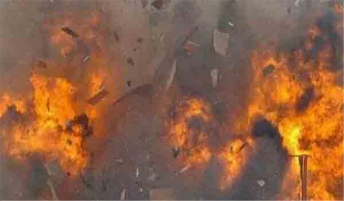 श्रीनगर के लाल चौक में विस्फोट श्रीनगर के लाल चौक में विस्फोट